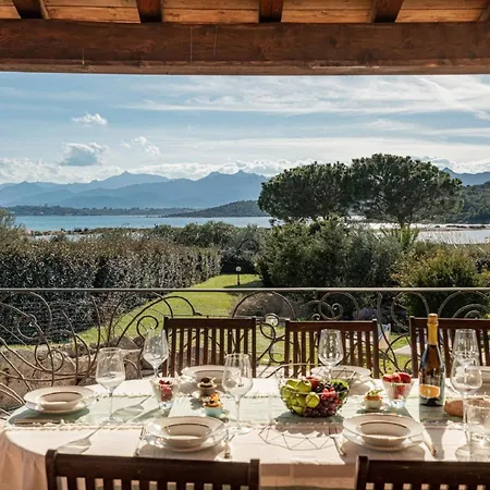 Villa Teodoro Salina *