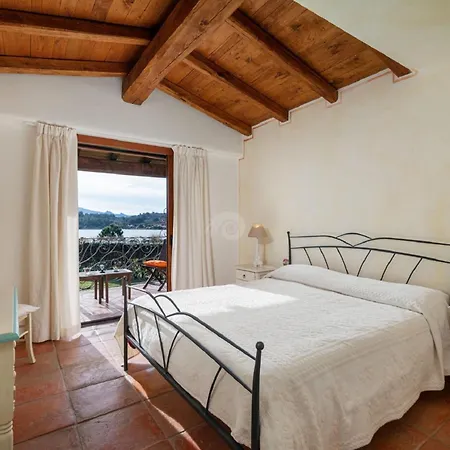 Teodoro Salina Villa *