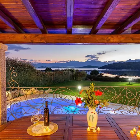 Teodoro Salina Villa Capo Coda Cavallo